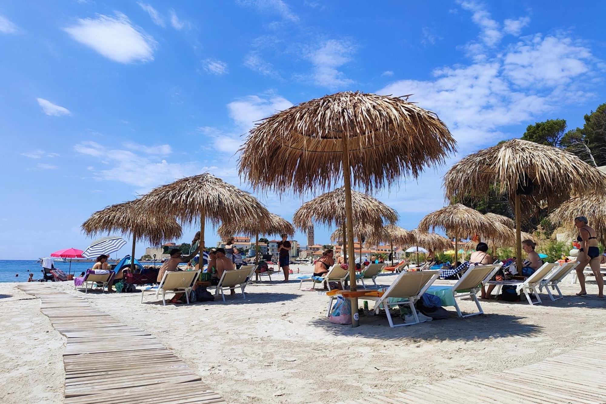 Apartments And Rooms By The Sea Banjol, Rab - 5077 Экстерьер фото